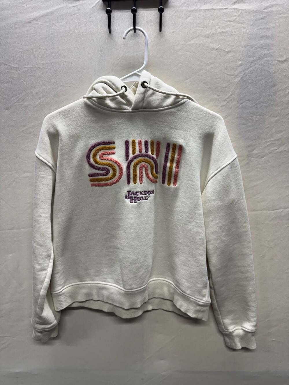 Jackson Hole Hoodie Size S Cream Embroidered Graphic Sweatshirt